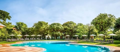 Outdoor Swimming pool