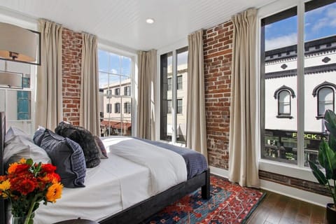 Amazing floor to ceiling windows in all bedrooms