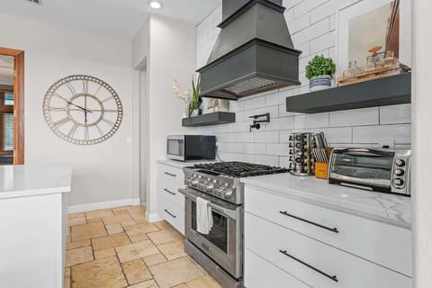 A chef's haven: Step into our spacious kitchen boasting a gas stove and all the kitchen must-haves. Whether a seasoned cook or an aspiring chef, this space has everything you need to thrive.