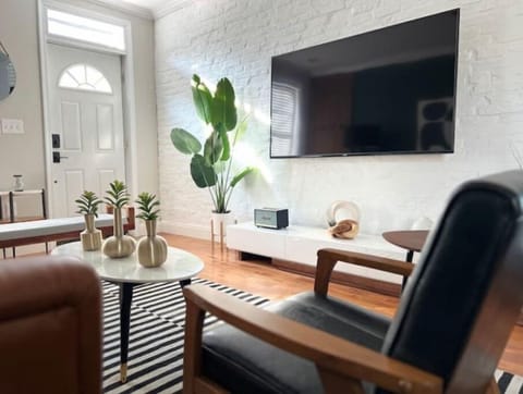 Living room
Great for relaxing, watching tv or reading a book!