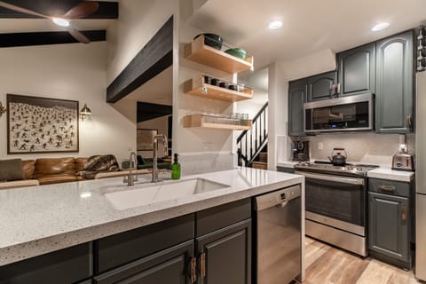 Spacious, Newly Remodeled Kitchen