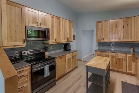 Newly remodeled & fully equipped kitchen