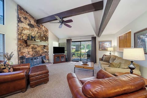 Large and comfy Living room