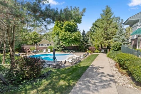 Pool-Open Memorial Day-Labor Day