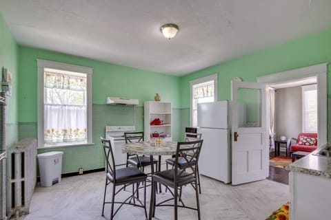 Kitchen | Cooking Basics | Coffee Maker | Paper Towels/Trash Bags Provided