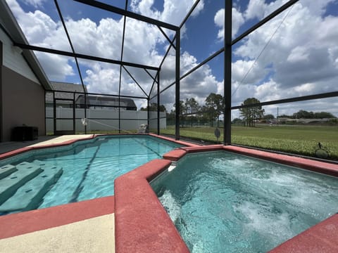 private pool and spa (heating is extra charge)