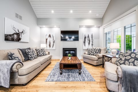 Bonnieview Family Room