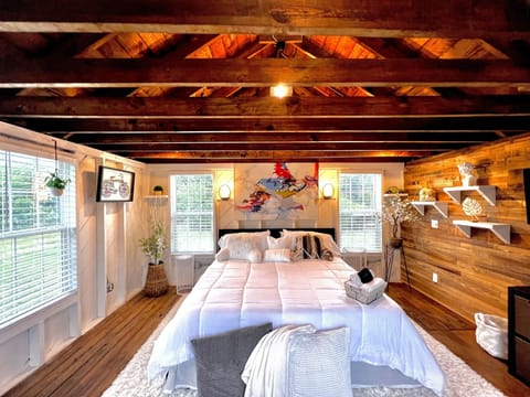2nd floor bedroom