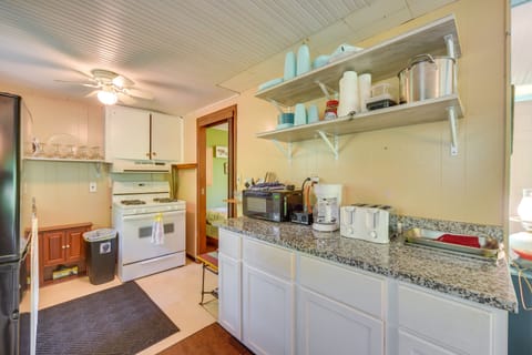 Kitchen | Crockpot | Toaster | Dishware & Flatware | Cooking Basics | Spices