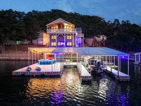 Welcome to your ultimate vacation where you have a huge private dock!