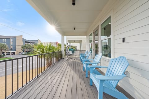 Welcome to Totally Beachin' at Pelican Place!