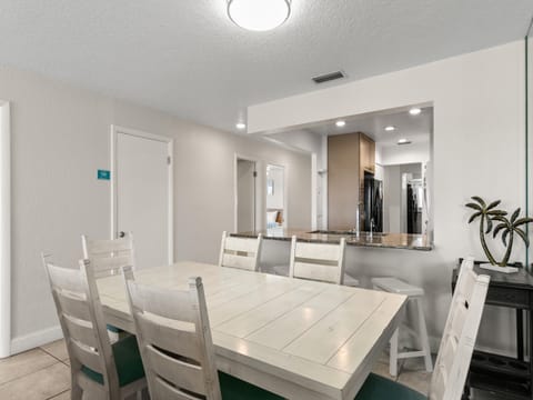 Dining Table + Breakfast Bar