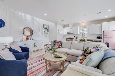 Living Area, 1st Floor