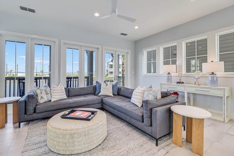 Living Area, 1st Floor