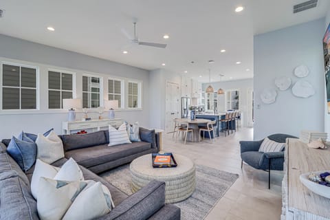 Living Area, 1st Floor