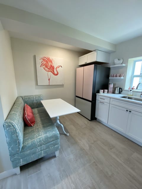 COZY BANQUET SETTING 