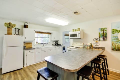 Kitchen | Coffee Maker | Blender | Dishwasher