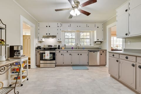 Kitchen | Coffee Bar | Cooking Basics