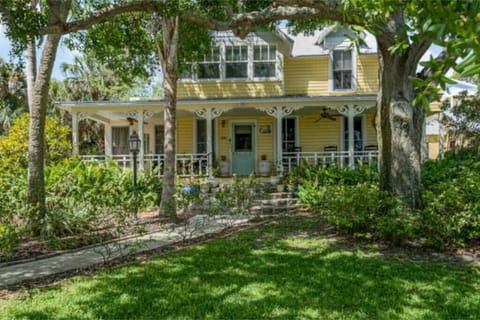 Front view of property 