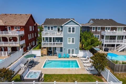 EE17: Ocean Aire | Rear Exterior