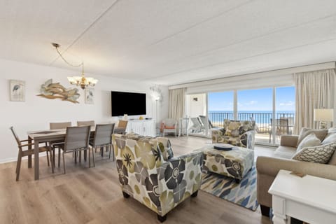 Living Space & Dining Area with Ocean View