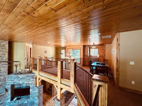 Overlook / Bridge w/Gaming table- Located in Loft 