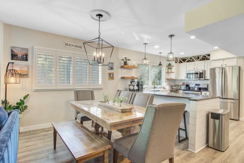 Dining Area at Carolina Saltaire
