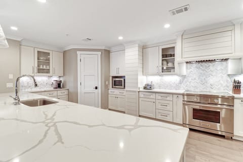 101 Seacrest | Kitchen - 101 Seacrest | Kitchen