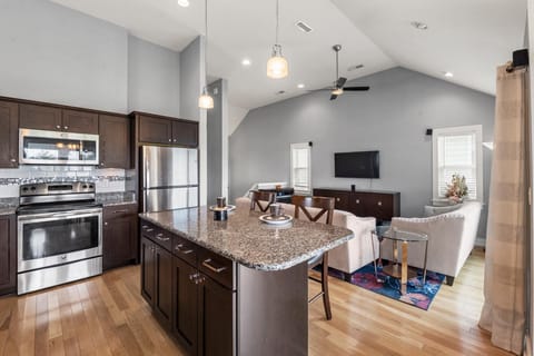 SAND3: Lah De Dah | Top Level Kitchen