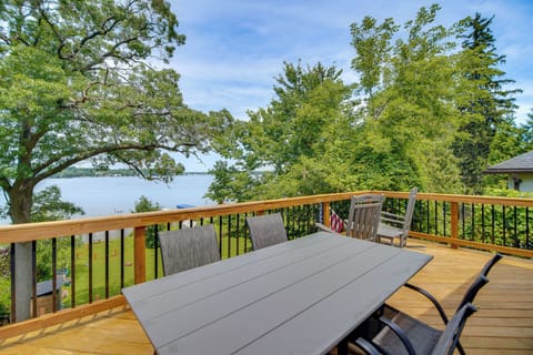 Fox Lake Vacation Rental | 2BR | 1 Full BA | 2 Half BA | 5 Steps Required