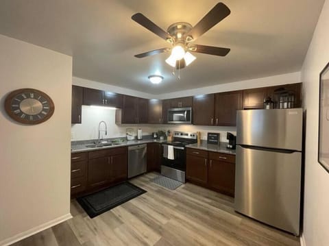 Large Fully-Stocked Kitchen