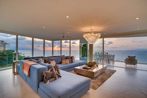 Unique Deluxe Living Area

Virtual tour:
https://www.3d.casa/indah-5d