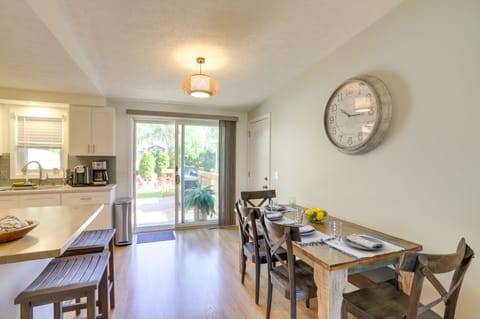 Dining Area | Dishware/Flatware Provided | Free WiFi