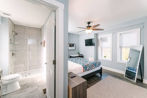 Master Bedroom & Bath