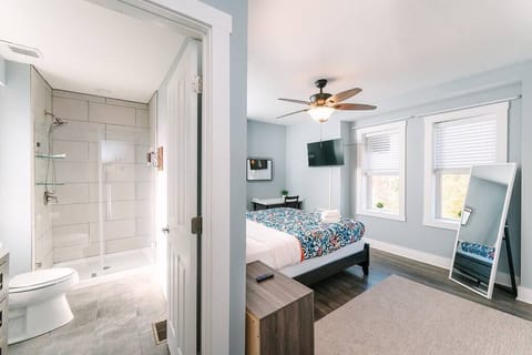 Master Bedroom & Bath