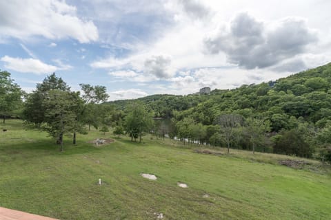 Back porch overlooks Table Rock Lake