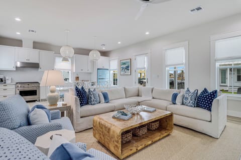 Living Area, 1st Floor