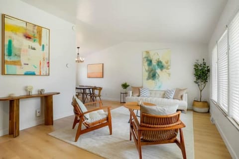 Living room toward dinning room