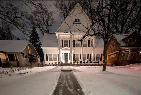 A snowy paradise—blankets of white stretch across the landscape, transforming the world into a winter wonderland. Crisp air, sparkling snow, and cozy vibes make this Cleveland getaway the perfect winter escape.