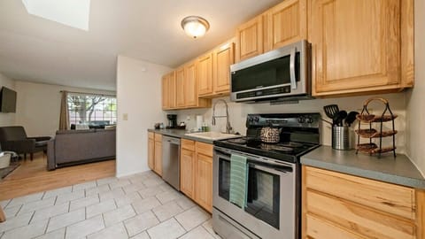 #StayinMyDistrict #BookDirect