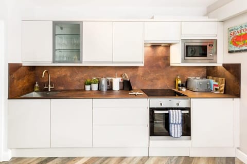 Fully integrated kitchen