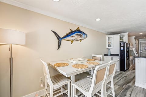 : Elegant Coastal Dining