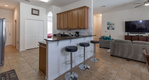 Indoors, Floor, Screen, Furniture, Living Room