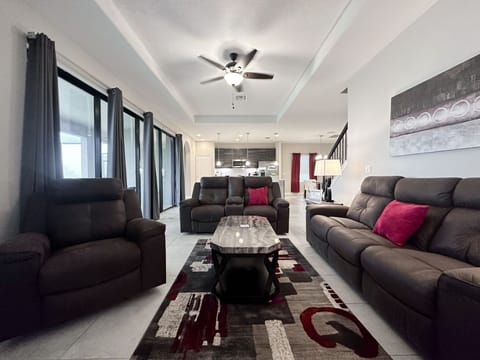 Home Decor, Furniture, Indoors, Living Room, Couch