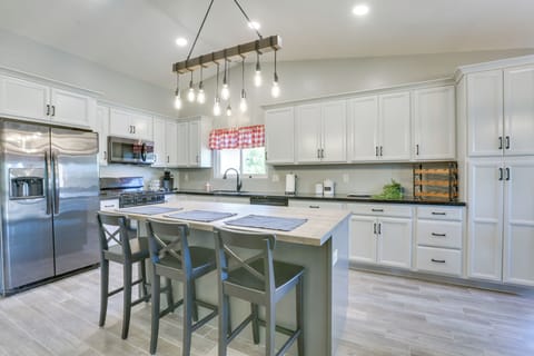 Kitchen | Coffee Maker | Complimentary Spices