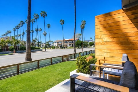 Enjoy coffee on your very own patio, let dogs & kids roam free in grass yard