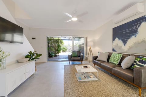 Open plan Living - views to front courtyard