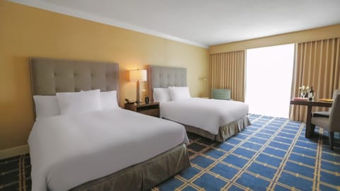 Unit with 2 Queen size beds