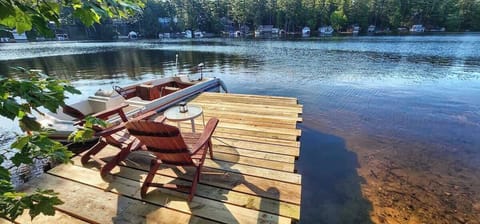 Private Dock for you with one of 3 electric boats available for you to use.   Use them to get back to your parking area or explore beautiful Brantingham Lake.