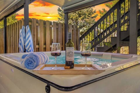 Enjoy the cold winter snow from the warmth ouf our luxurous hot tub. We didn’t just provide you a hot tub. Bullfrog Spas STIL hot tub is a therapeutic experience. Let the massage jets knead out all those aches and pains. 